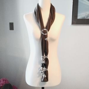 NWOT Unique jewellery infinity scarf